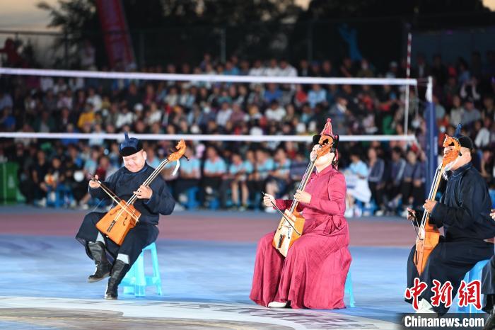 草原热情点亮首届蒙陕甘宁晋五省区村VA排球邀请