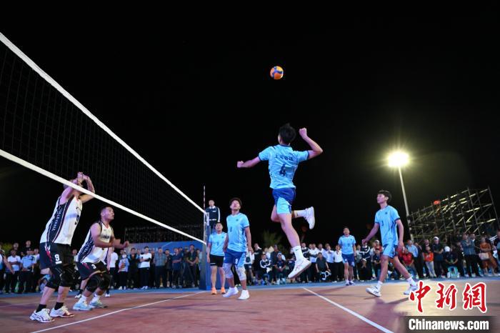 草原热情点亮首届蒙陕甘宁晋五省区村VA排球邀请