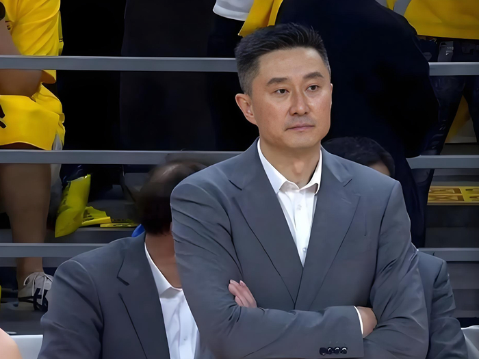 杜锋与拉科维奇用人策略差异助广东逆转宁波