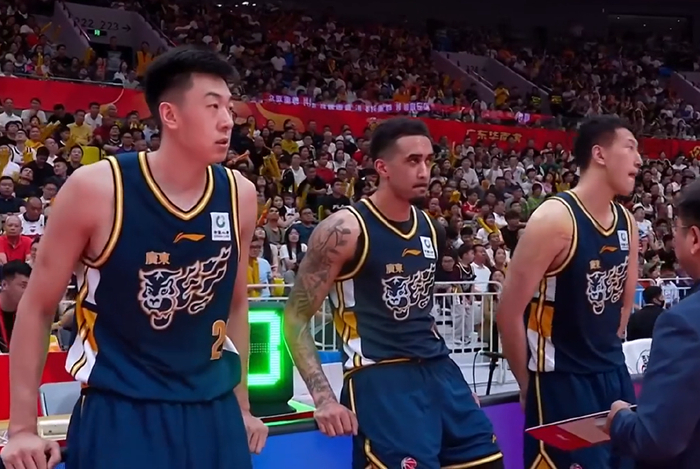 杜锋与拉科维奇用人策略差异助广东逆转宁波