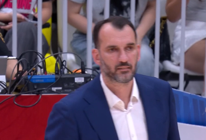 杜锋与拉科维奇用人策略差异助广东逆转宁波